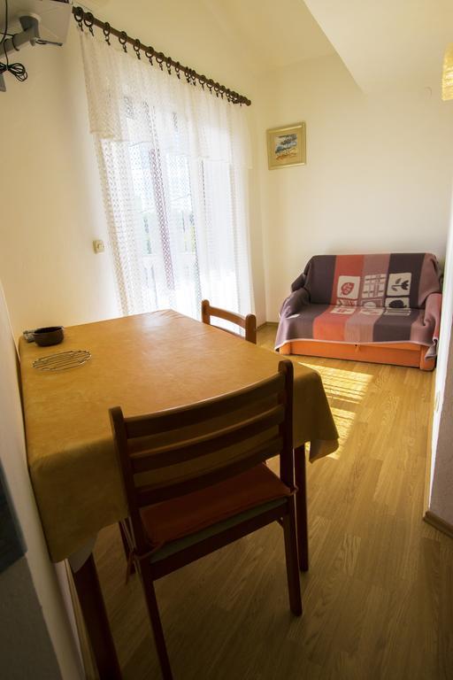 Apartments Zile Starigrad Paklenica Room photo