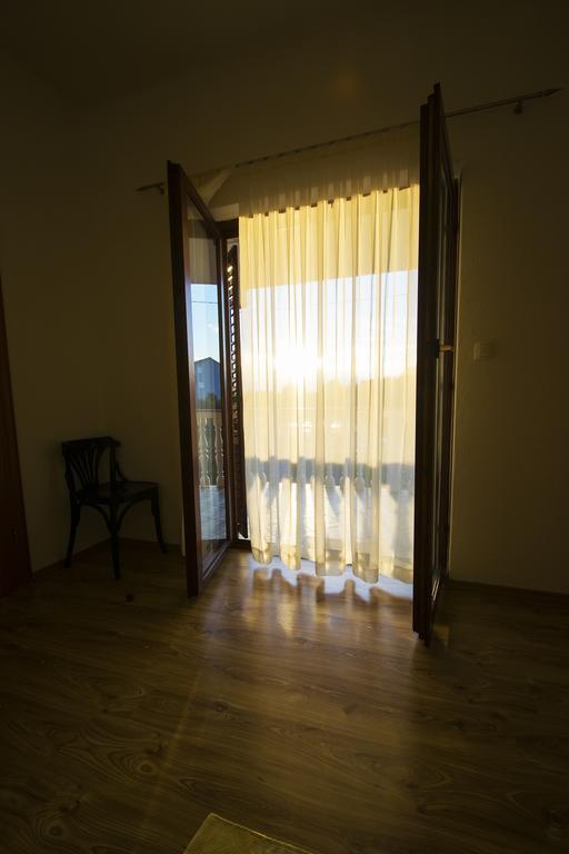 Apartments Zile Starigrad Paklenica Room photo