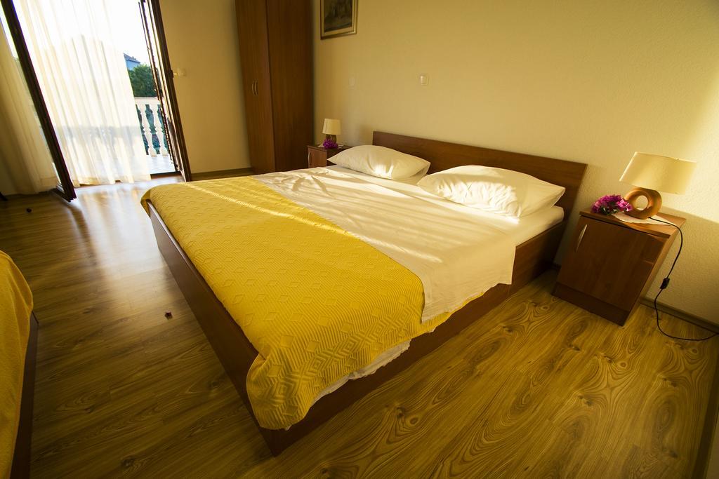 Apartments Zile Starigrad Paklenica Room photo
