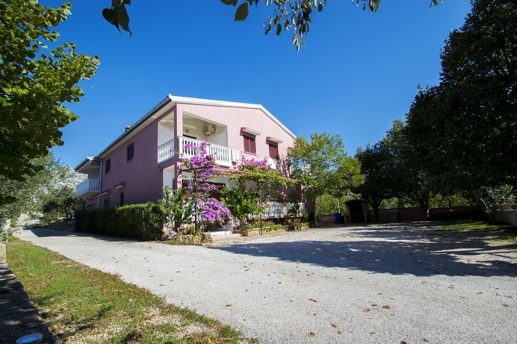Apartments Zile Starigrad Paklenica Exterior photo