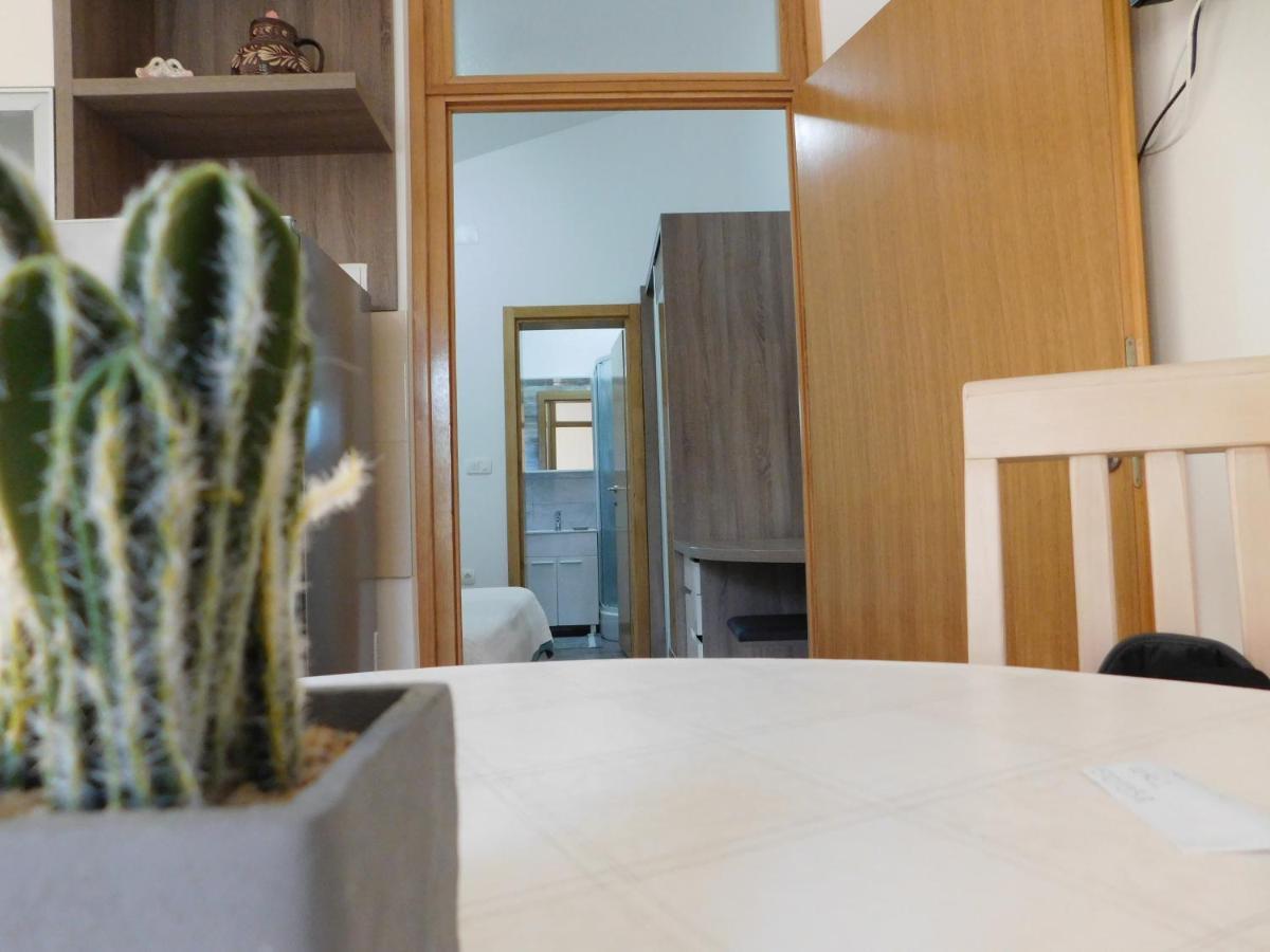 Apartments Zile Starigrad Paklenica Exterior photo